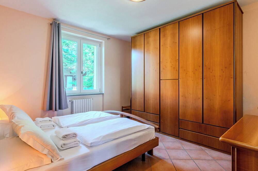 Ganze Wohnung, Schöne Wohnung für 4 Leute mit  W-Lan, Klimaanlage, Tv und Innenhof in Trezzone, Veltlin