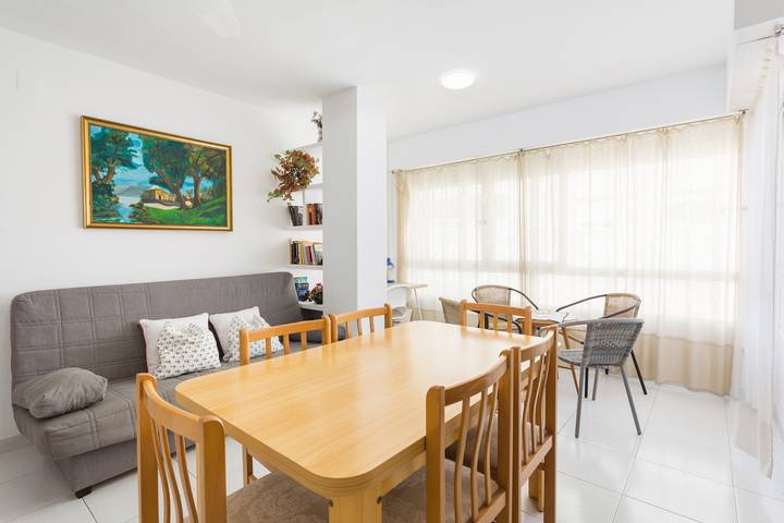 Apartamento entero, Apartamento 'Las Alondras' con piscina compartida, jardín compartido y Wi-Fi in Playa de Gandía, Costa de Valencia