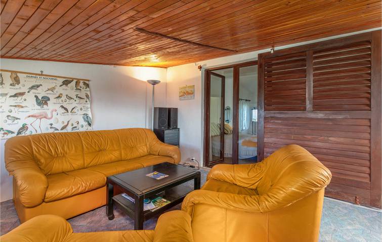 Ganze Ferienwohnung, Gemütliche Ferienwohnung mit Terrasse, WLAN und Parkplatz in der Nähe von Klenovica und der Küste in Klenovica, Primorje-Gorski Kotar