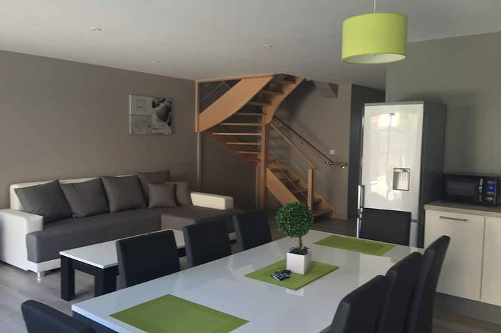 Maison de vacances pour 8 personnes, avec terrasse ainsi que jacuzzi et jardin, animaux acceptés - 1