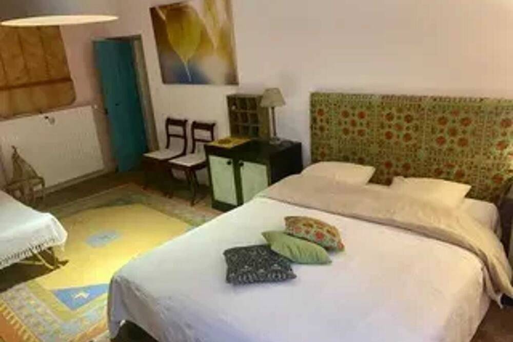 Entire apartment, Homerez - Apartment in Medieval Sauve with Terrace View in Sauve, Le Vigan region