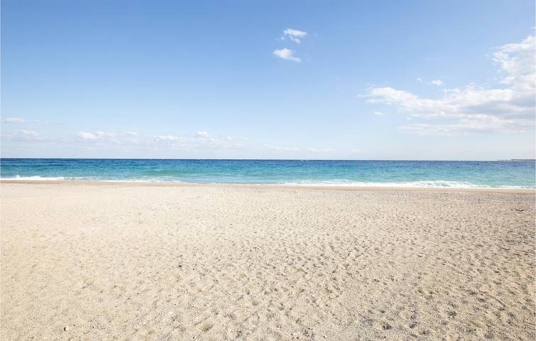 Ganze Ferienwohnung, Strandnahes 100qm Apartment mit WiFi & Terrasse in Marina di Ginosa, Golf von Tarent