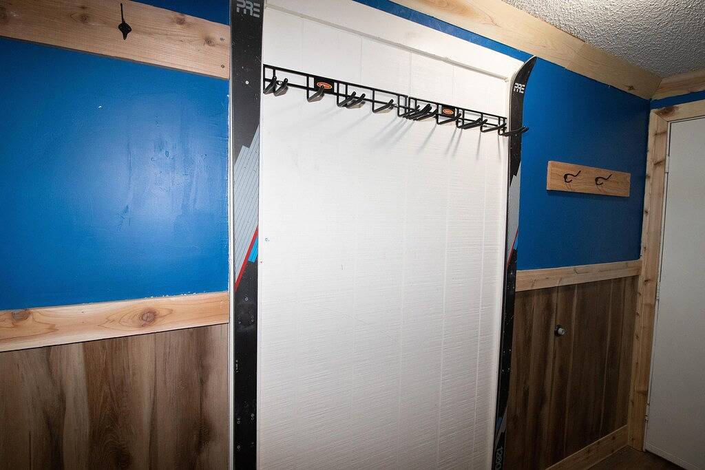 Ganze Wohnung, 1Br / 1Ba Gesichter Pisten Erster Stock Parken Wi-Fi Village! Kein Aufzug in Snowshoe, Greenbrier River