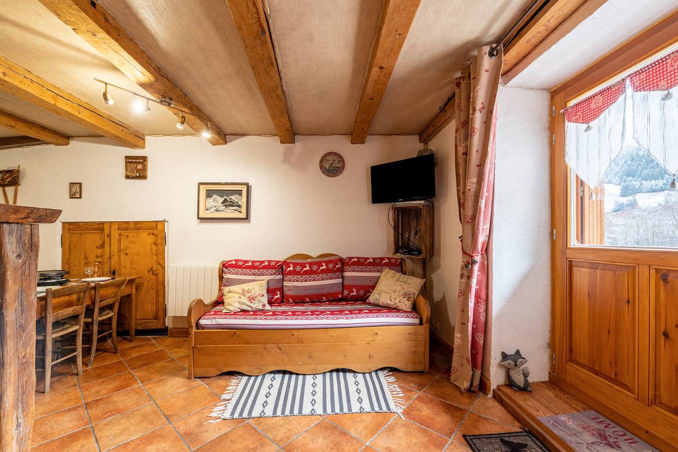 Estudio entero, Apartamento estudio "2-4 Personnes" con vistas a la montaña, terraza privada y Wi-Fi in Beaufort (Rhône-Alpes), Albertville region