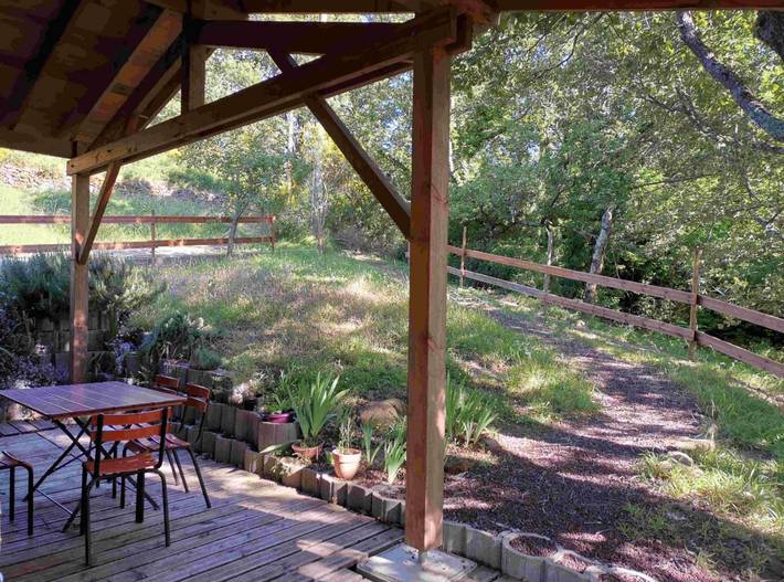 Gîte pour 6 personnes, avec jardin et piscine ainsi que jacuzzi et terrasse, animaux acceptés à Darbres