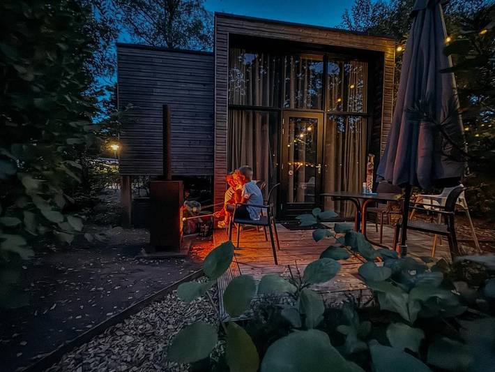 Chalet voor 4 personen, with Whirlpool and Terras as well as Tuin and Zwembad in Arnhem