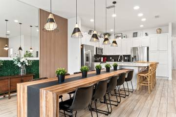 Vacation Home for 24 Guests in Kissimmee, Osceola County, Picture 3