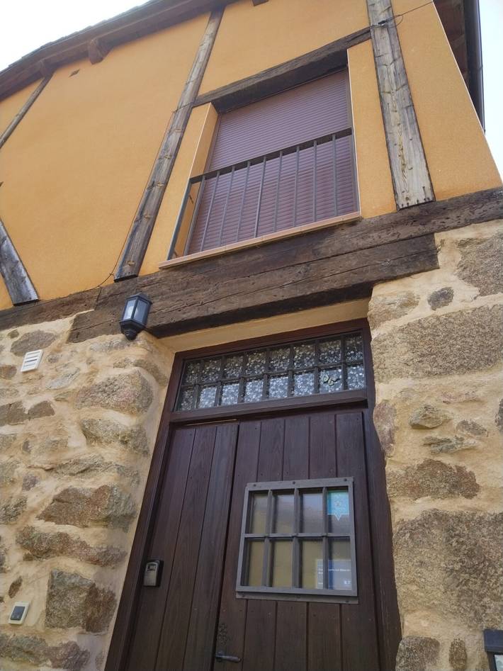 Casa rural para 2 personas, con sauna además de balcón y jacuzzi en Provincia de Ávila