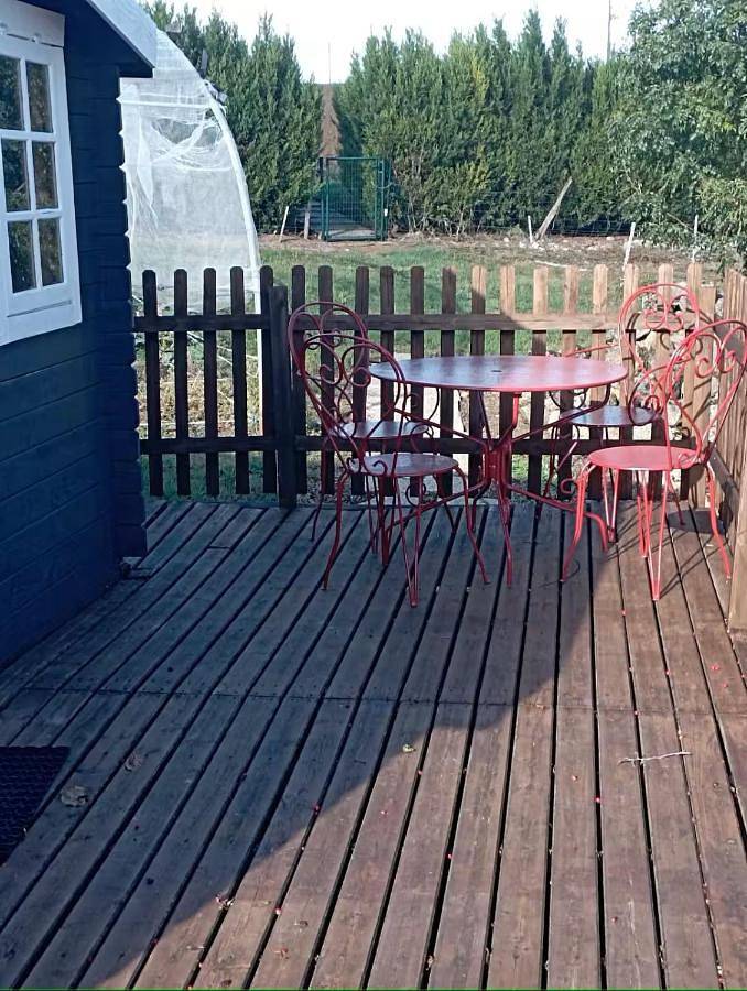 Location de vacances pour 2 personnes, avec terrasse et vue ainsi que piscine et jardin à Madaillan - 2