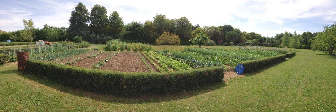 Chambre d’hôte pour 2 personnes, avec piscine et jardin à Neuville-de-Poitou - 4