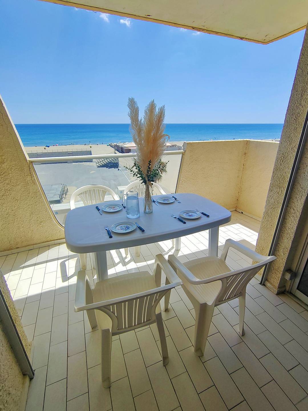 Entire holiday apartment, Panoramic Sea View 2-Bed Apt, Central, Beach & Parking 6Arax in Canet-en-Roussillon, Côte d'Améthyste