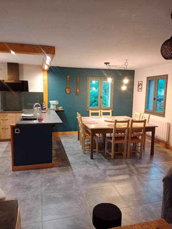 Location de vacances pour 13 personnes, avec vue et jardin à Saligos - 4