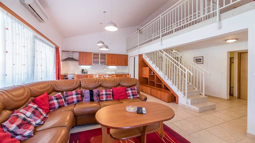 Villa für 6 Personen, mit Balkon auf Krk - 4