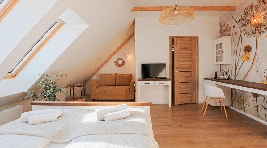 Apartament wakacyjny dla 4 osób, z ogród i jacuzzi oraz basen i sauna w Szczytna