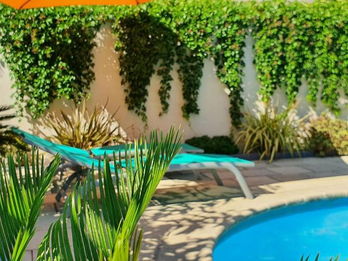 Location de vacances pour 2 personnes, avec balcon ainsi que vue et piscine à Comps - 4