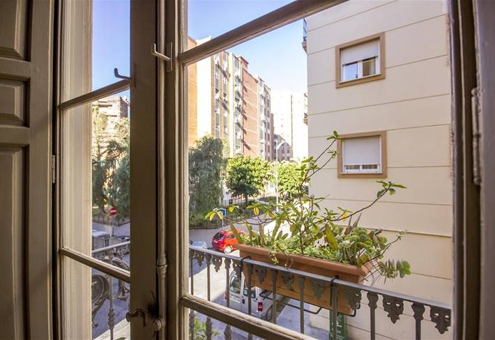 Entire apartment, Holiday Apartment "Picasso Flat" in Málaga City with Balcony, Wi-Fi & A/C in Málaga Central District, Malaga