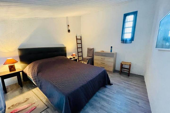 Gîte pour 3 personnes, avec terrasse, adapté aux familles à Calcatoggio - 3