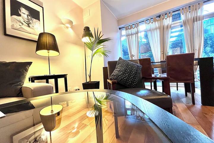 Vacation rental for 5 people, with yard in South East England