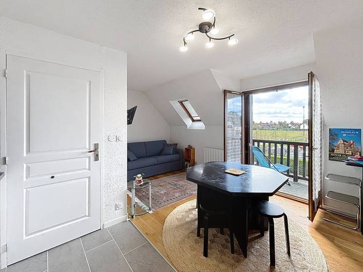 Gîte pour 4 personnes, avec balcon dans Plage du Hôme - 2