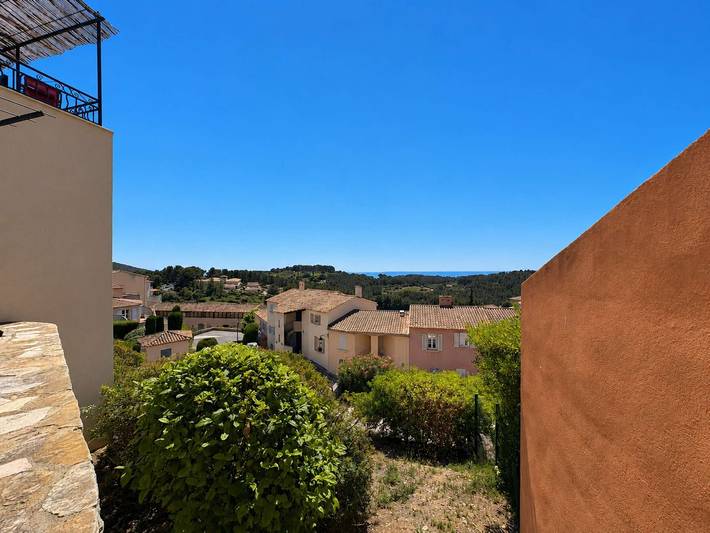 Gîte pour 6 personnes, avec piscine dans Golf De Fregate - 2