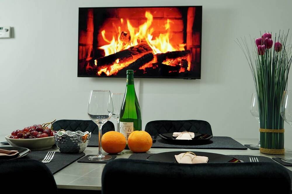 Ganze Wohnung, Ferienwohnung - modernes Heim Li-Apartments in Pforzheim, Nordschwarzwald