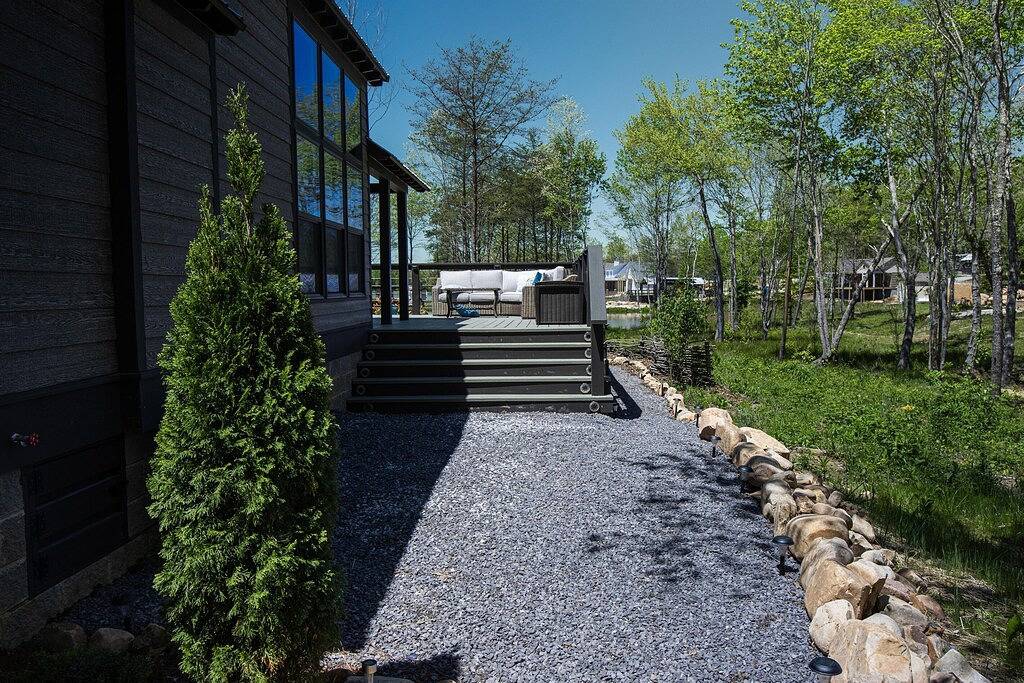 Shore Beats Work at The Retreat at Water's Edge in Grundy County