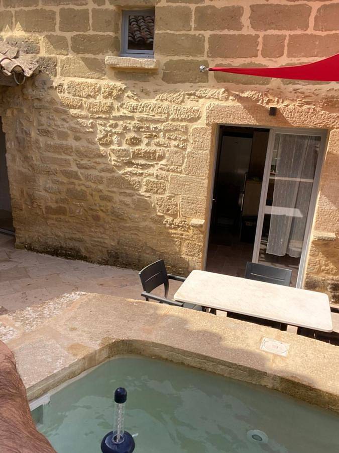 Location de vacances pour 2 personnes, avec piscine ainsi que vue et terrasse, animaux acceptés à Saint-Siffret - 4