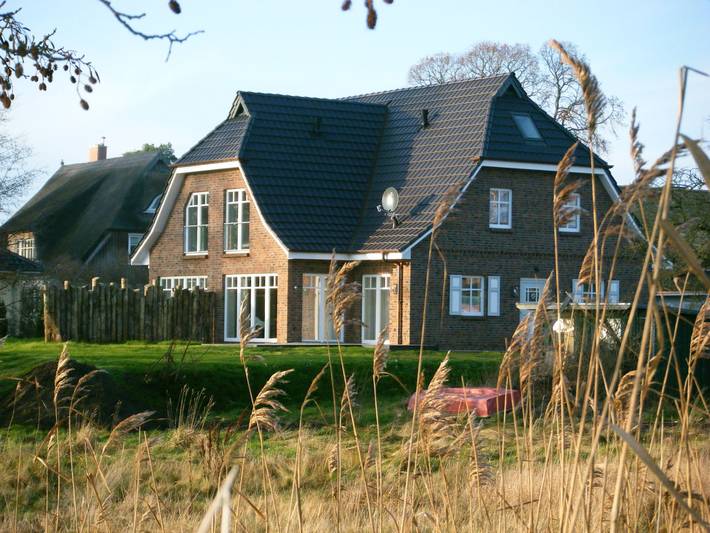 Ferienhaus für 6 Personen, mit Terrasse und Garten sowie Sauna in Wieck am Darß