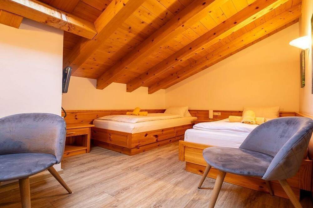 Familienzimmer Gasselhöhe, 2 Schlafräume - Familienhotel Unterreith in Forstau, Ski Amadé