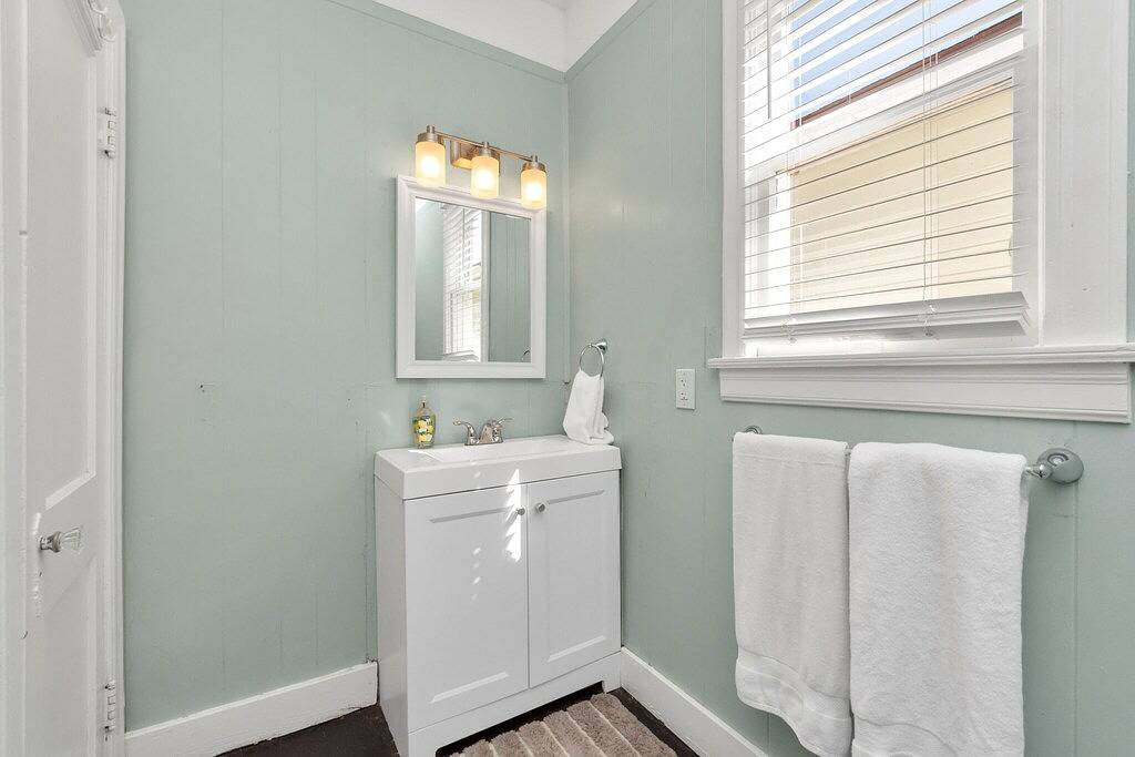 Ganze Wohnung, Newly Renovated Historical Galveston Home - 8 min walk to beach! in Galveston Island, Galveston