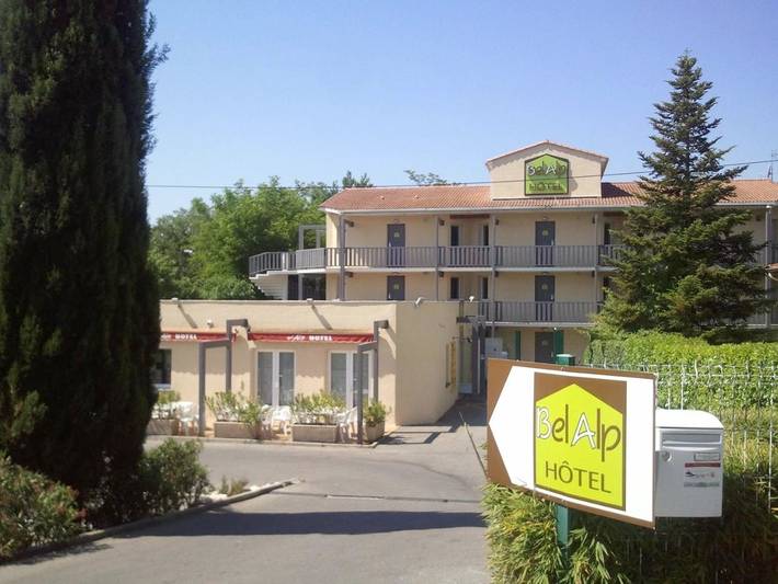 Hôtel pour 6 personnes, avec Terrasse ainsi que Jardin et Vue