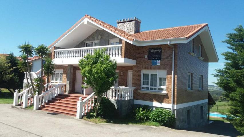 Maison d’hôte pour 3 personnes, avec Jacuzzi et Terrasse ainsi que Jardin et Piscine dans Isla