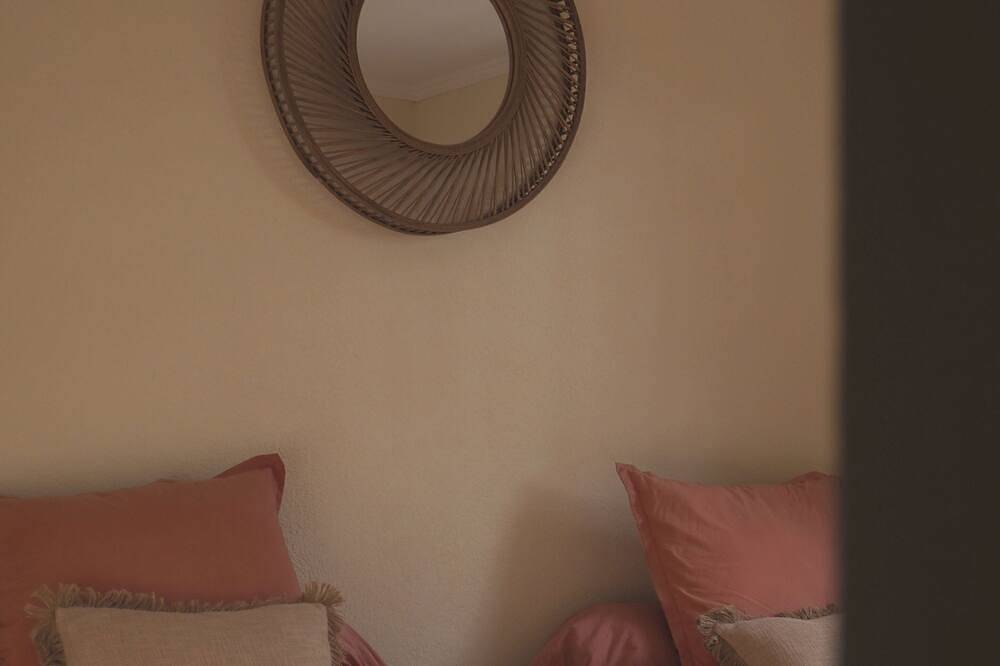 La Figulina - room and private space in a family home in Grayan-et-l'Hôpital, Lesparre-Médoc region