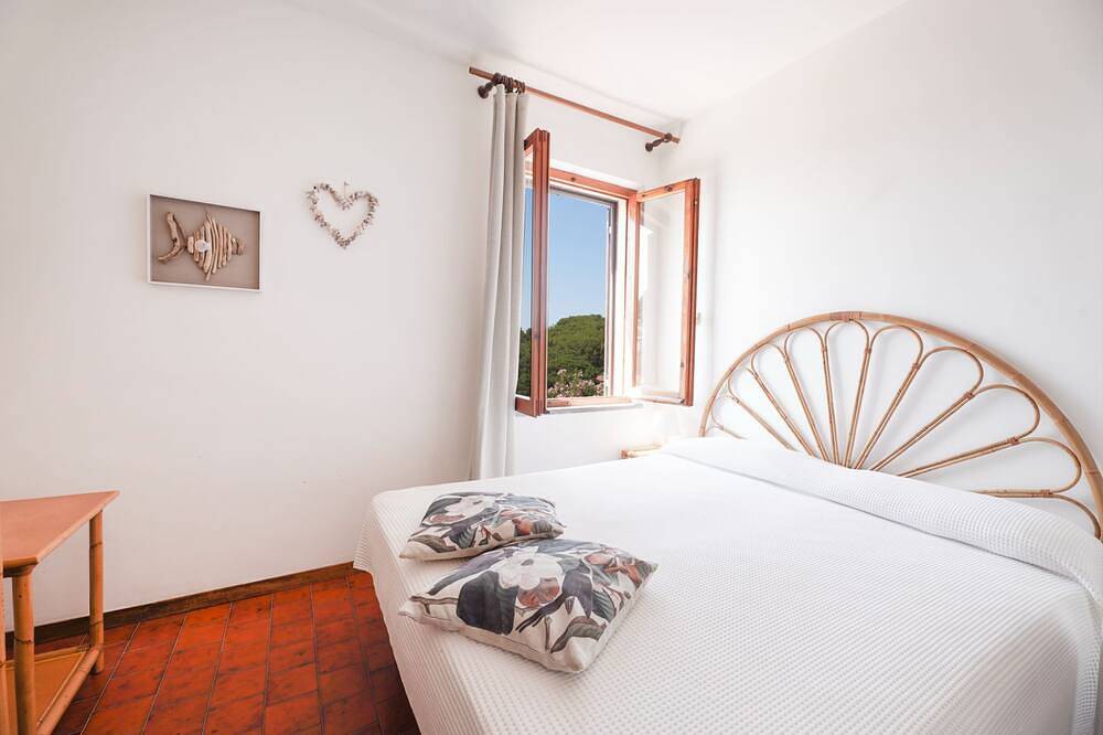 Appartamento intero, Bilocale Pianosa primo piano in Spiaggia Fetovaia, Campo nell'Elba