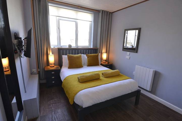 Apartment for 2 people, with garden in West Bay