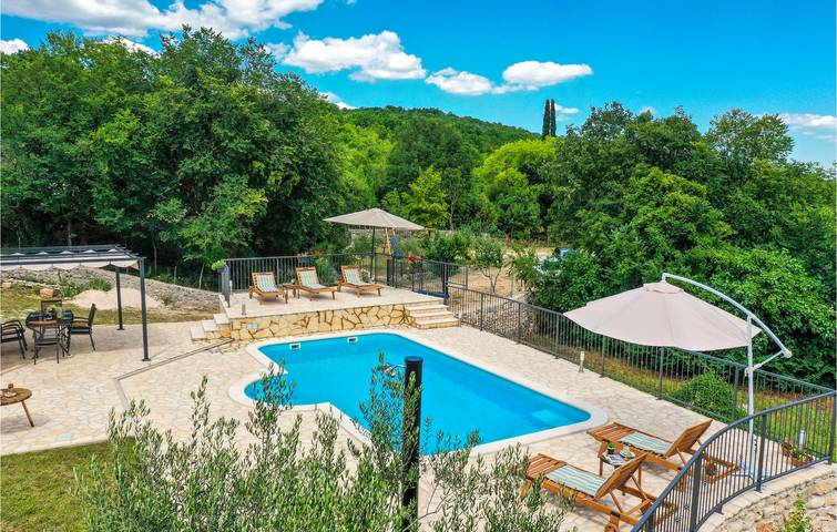 Ferienhaus für 6 Personen, mit Ausblick und Terrasse sowie Pool an der Makarska Riviera