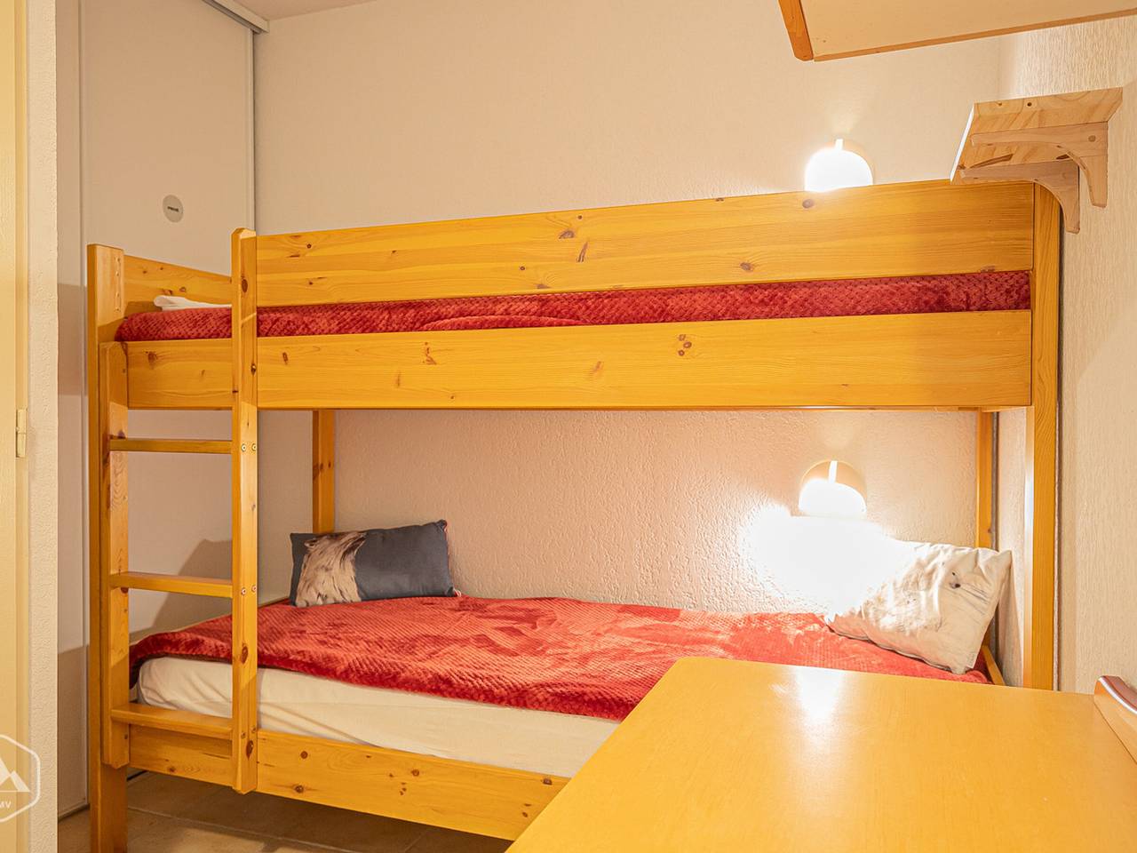 Entire apartment, Duplex apartment for 6, terrace, connectivity, parking in Aussois, Saint-Jean-de-Maurienne region