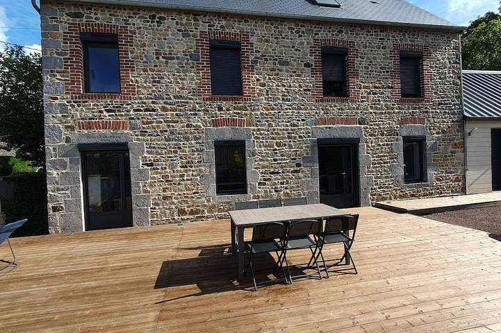 Location de vacances pour 8 personnes, animaux acceptés dans Orval-sur-Sienne