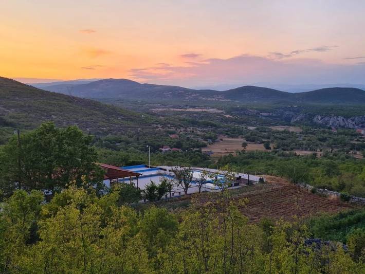 Anwesen "Poljicko imanje" mit eigenem Pool in Donji Dolac, Dalmatinisches Zagora