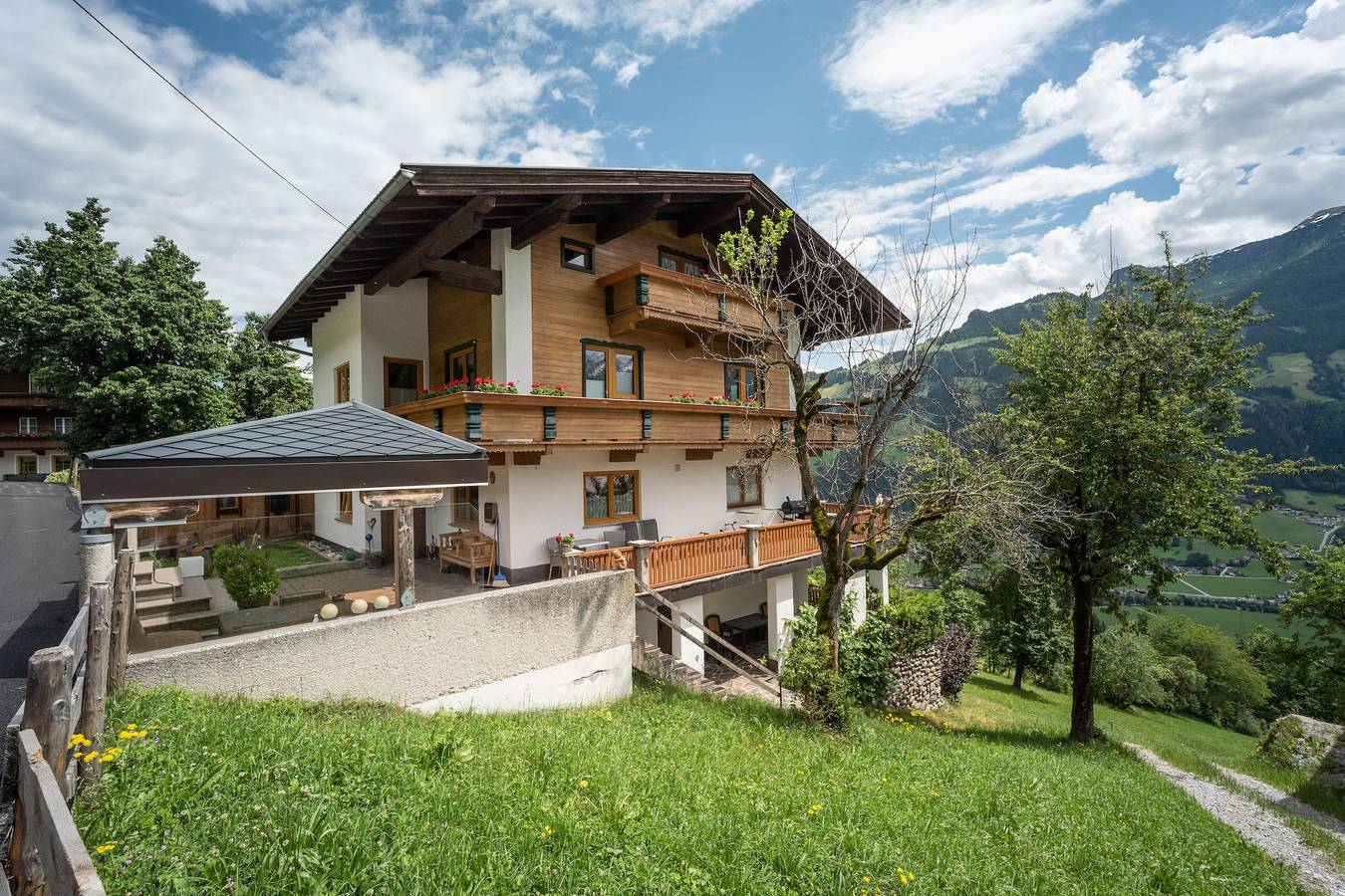 Ganze Wohnung, Ferienwohnung 'Buchauer' mit Bergblick, Gemeinschaftsgarten und Wi-Fi in Tuxer Alpen, Hippach