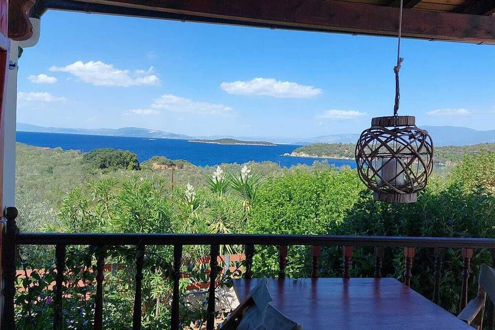 Eione villa on Paleo Trikeri Island with great sea views in Trikeri, Pilion