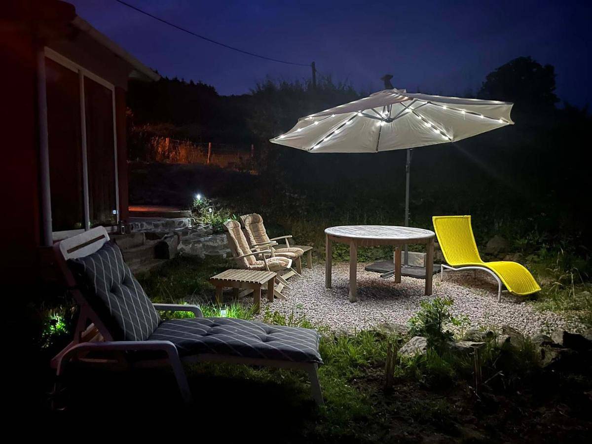Maison independante pour 2 tout inclus Tiny House for 2 all included in Teilhet, Puy-de-Dôme