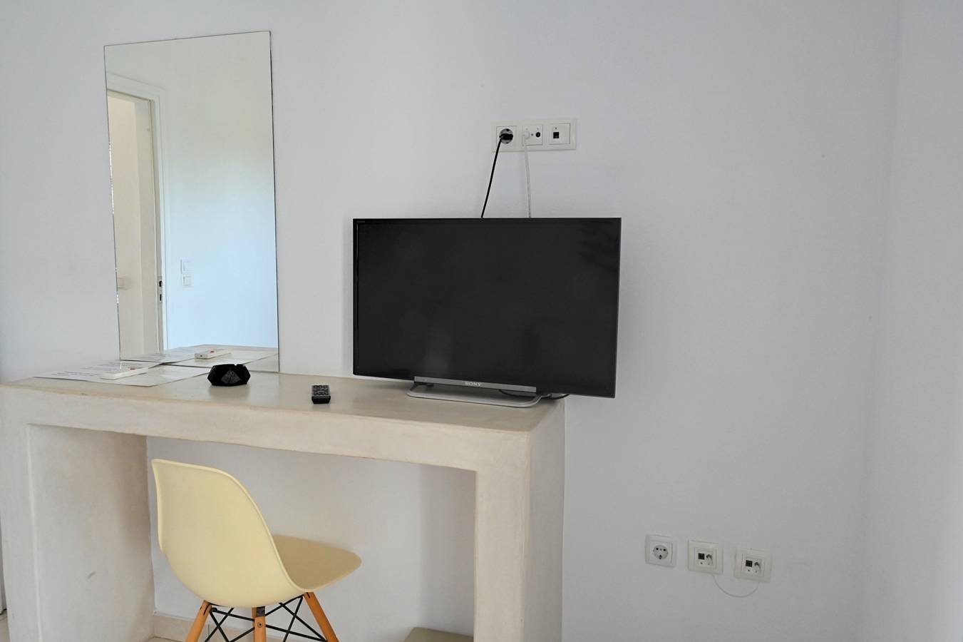 Appartement de vacances entier, 1-Bed Apt at hotel, Near Perivolos black beach in Agios Georgios (Santorin), Santorin
