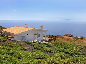 Ferienhaus für 5 Personen, mit Ausblick und Terrasse sowie Garten in Fuencaliente de la Palma