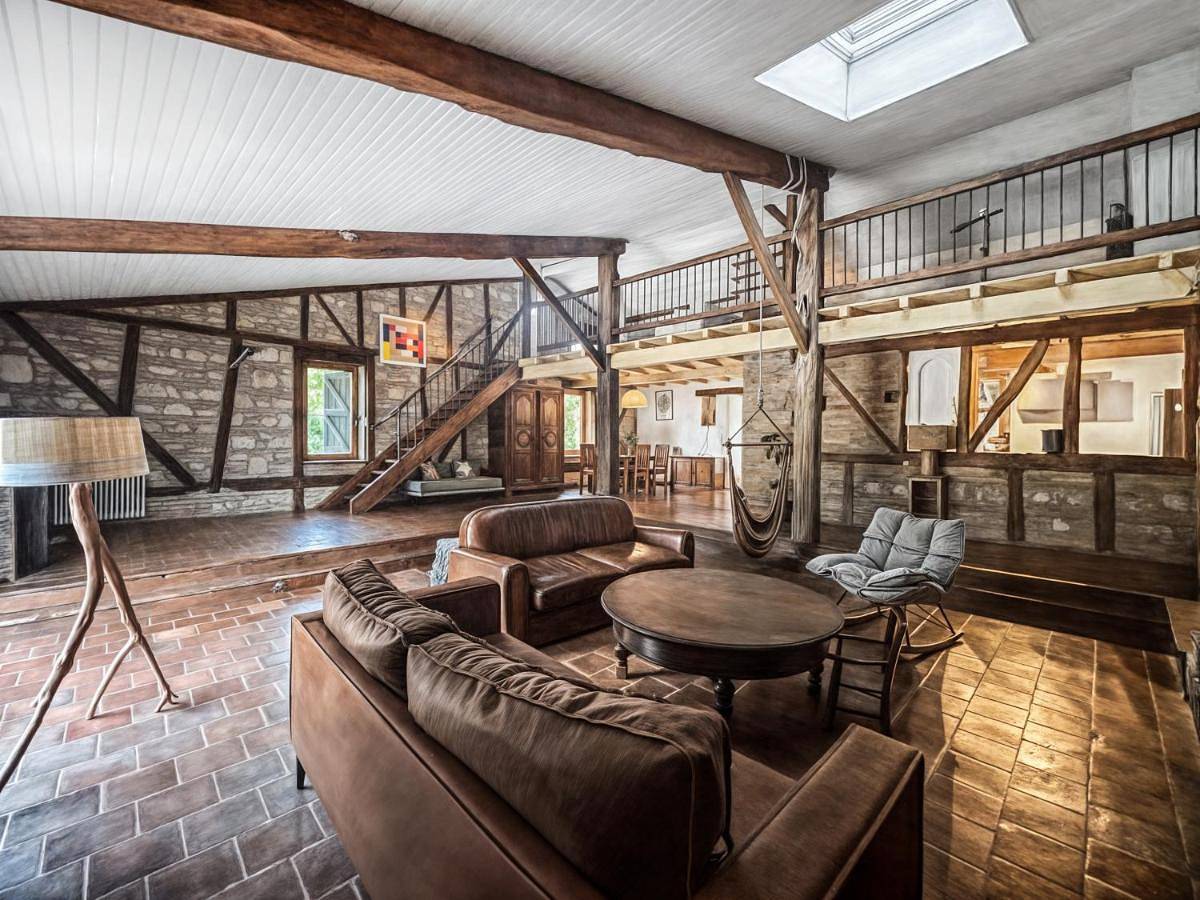 Three-Bedroom Villa in Razengues, Gers