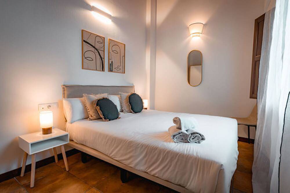 Entire apartment, Air-conditioned apartment with wifi - Qh Mirador San Cristobal 06 in Cella, Teruel Region