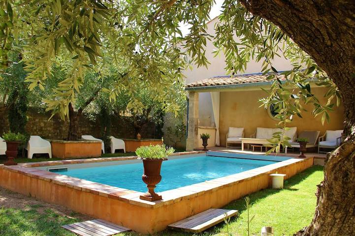 Location de vacances pour 12 personnes, avec jardin et balcon à Saint-Paul-Trois-Châteaux