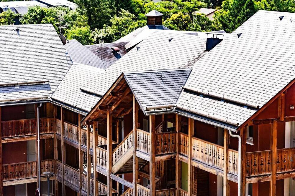 Apartamento entero, Wifi, piscina, terraza, balcón, parking, tv, local para esquís, 23m², Ax-Les-Thermes in Ax-les-Thermes, Pirineos franceses