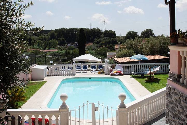 Villa per 14 persone, con giardino e idromassaggio nonché sauna - 1