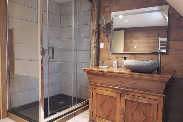 Gîte pour 4 personnes, avec jardin à Saint-Donat - 2